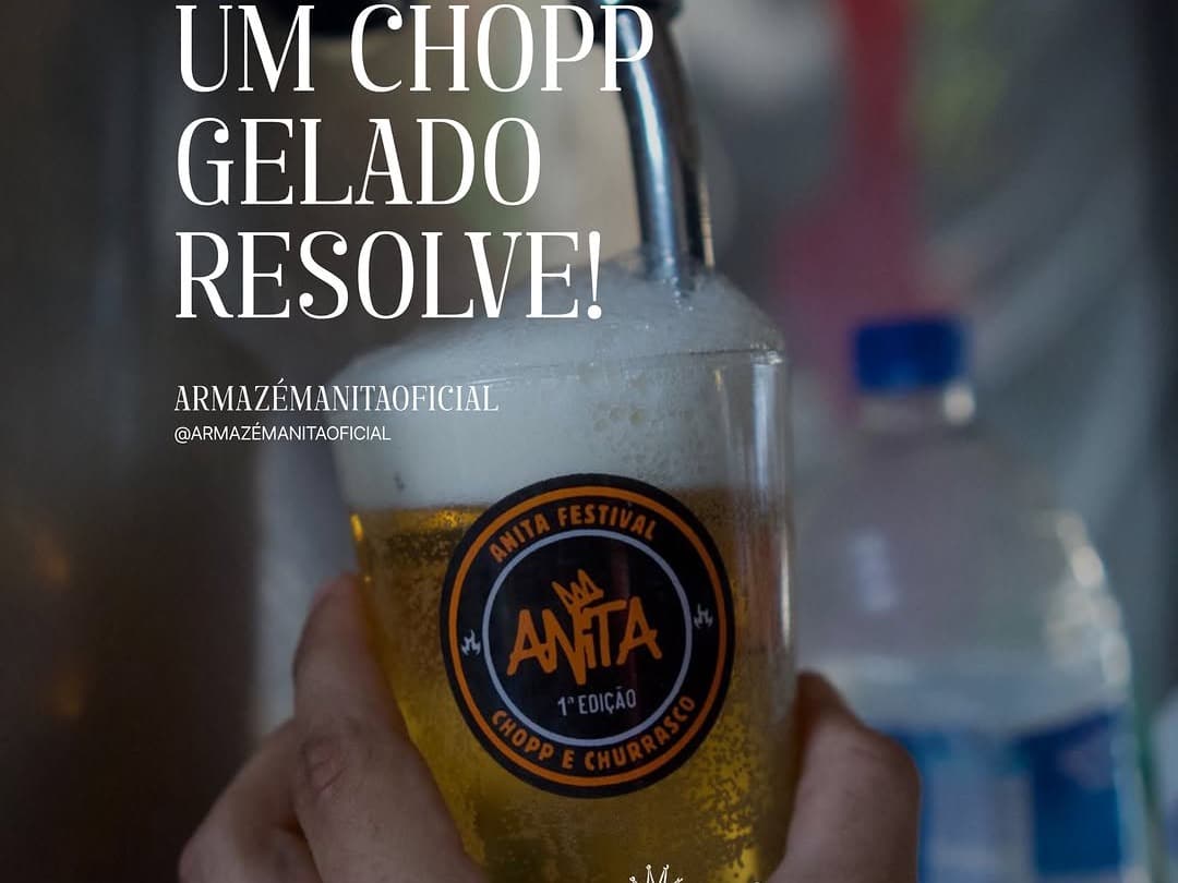 Chopp gelado sendo servido no Armazém Anita